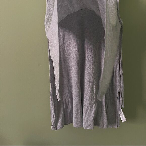 Small Grey Saks Fifth Avenue Tank - Picture 2 of 3